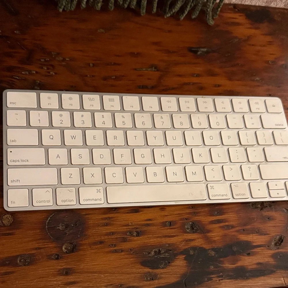 Apple Keyboard